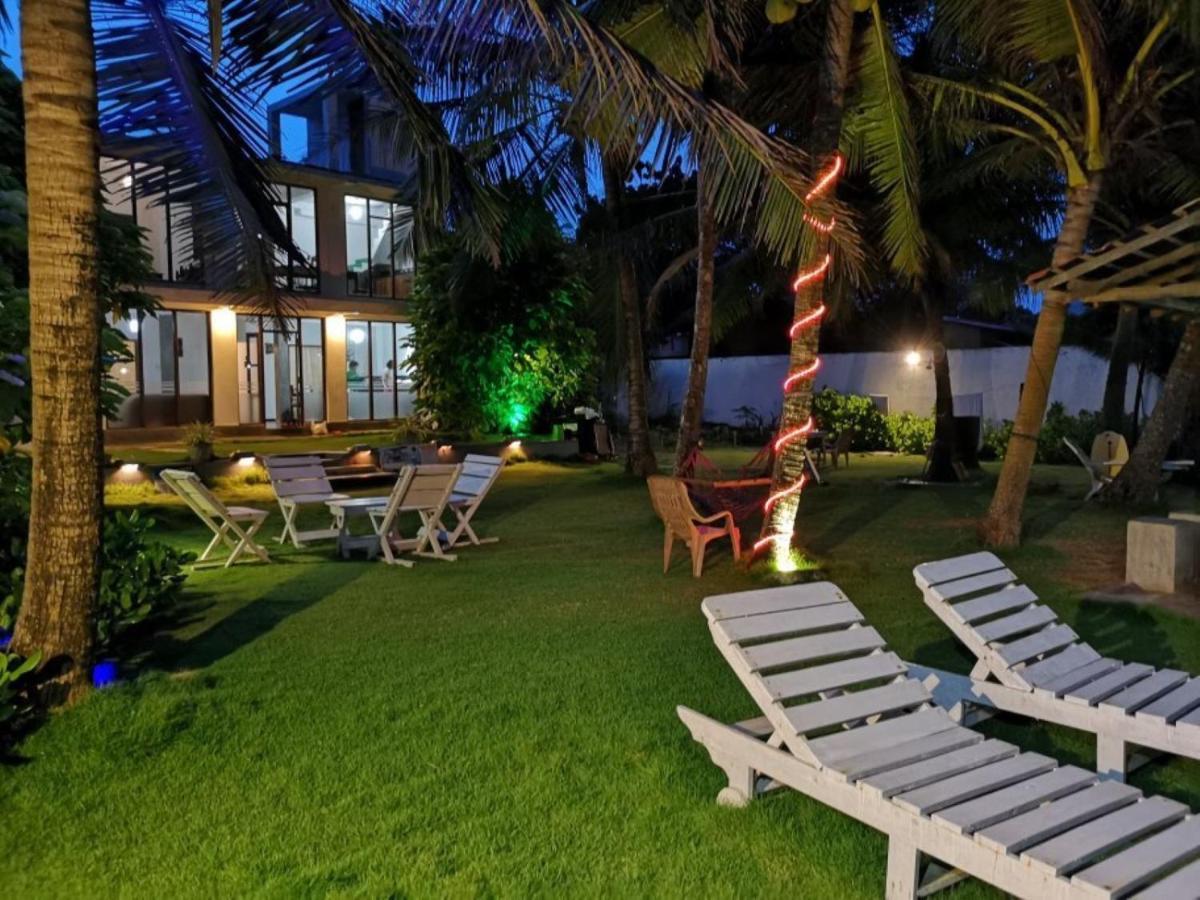 Ocean Breeze Villa Boossa Exterior photo