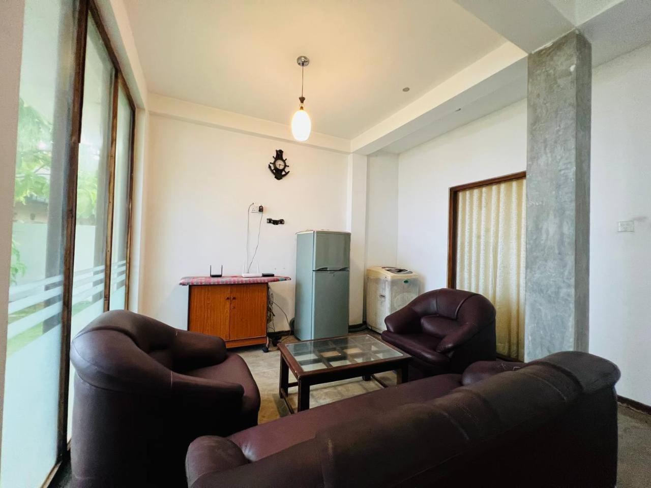 Ocean Breeze Villa Boossa Room photo