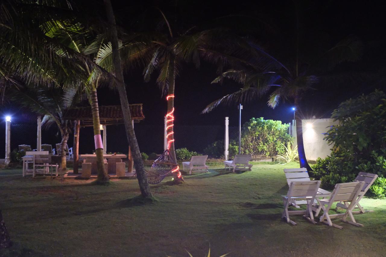 Ocean Breeze Villa Boossa Exterior photo